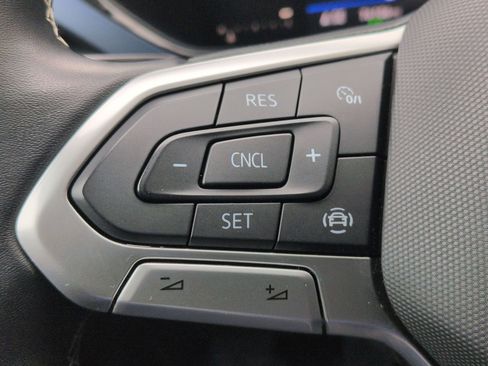 Used 2022 Volkswagen Taos SE image 13