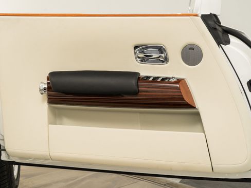 Used 2008 Rolls-Royce Phantom Drophead Coupe RWD image 34