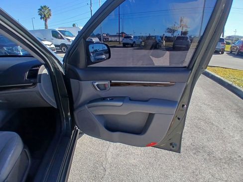 Used 2010 Hyundai Santa Fe SE image 11