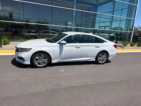 Used 2018 Honda Accord LX image 2
