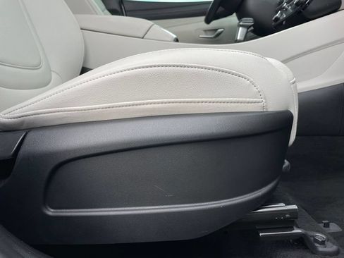 Used 2025 Hyundai Tucson SEL FWD image 28