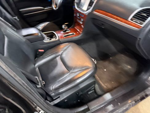 Used 2012 Chrysler 300 Limited image 5