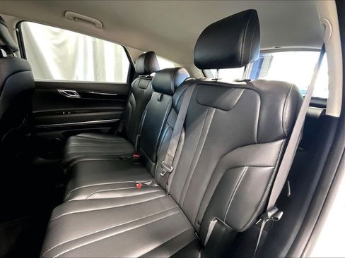 Used 2025 Genesis GV80 2.5T Standard AWD/4WD image 15