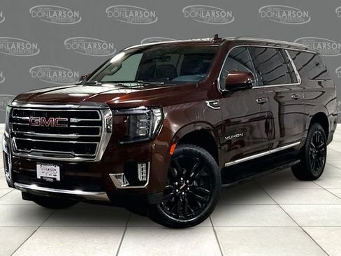 Used 2023 GMC Yukon XL SLT w/ SLT Luxury Package AWD/4WD image 3