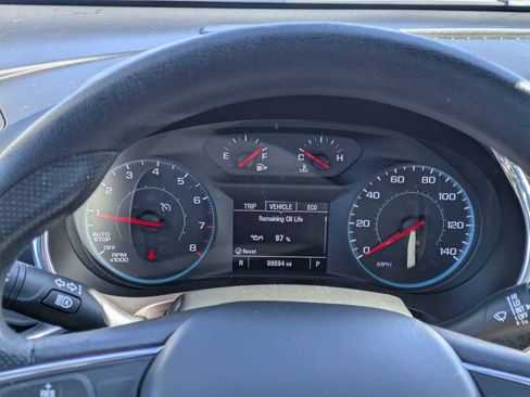 Used 2020 Chevrolet Malibu LT FWD image 32