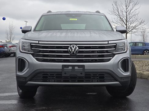 Used 2025 Volkswagen Atlas SE image 18