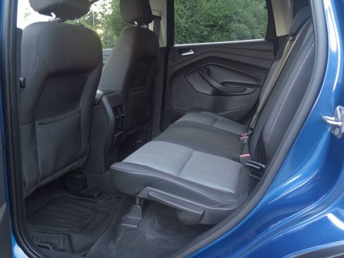 Used 2017 Ford Escape SE w/ Equipment Group 201A AWD/4WD image 15