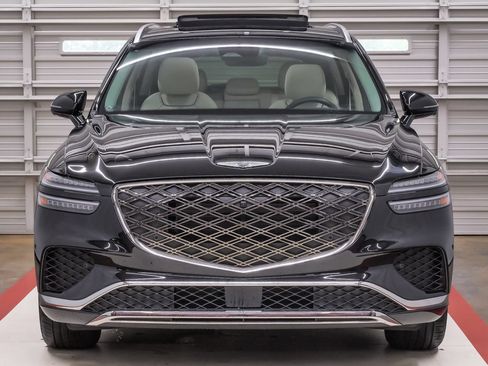 Certified 2026 Genesis GV70 2.5T Advanced AWD/4WD image 4