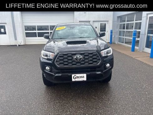 Used 2022 Toyota Tacoma TRD Sport AWD/4WD image 3