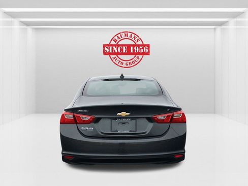 Used 2018 Chevrolet Malibu LT w/ Driver Confidence Package image 6