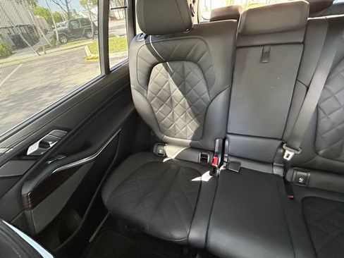 Used 2025 BMW X7 xDrive40i AWD/4WD image 12