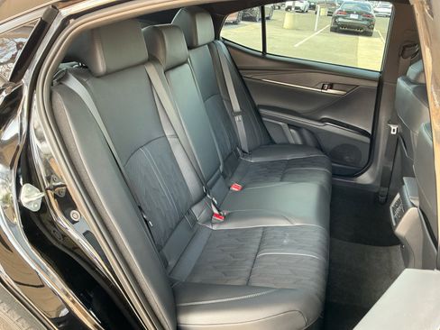 Used 2025 Toyota Camry XSE FWD image 18