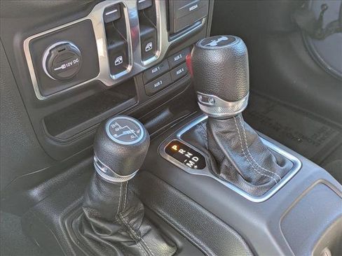 Used 2024 Jeep Wrangler Sport S image 11