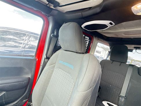 Used 2021 Jeep Wrangler Unlimited Islander image 18