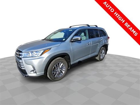 Used 2019 Toyota Highlander SE image 4