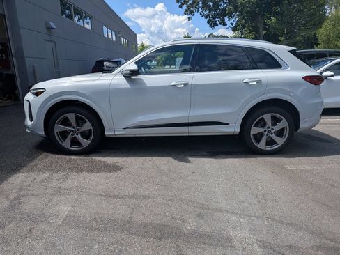 Used 2025 Audi Q5 Premium Plus w/ Premium Plus AWD/4WD image 6