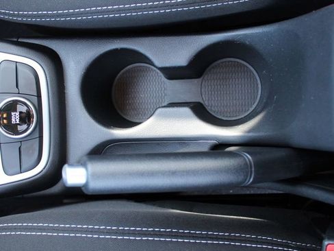 Used 2025 Hyundai Venue SEL image 17