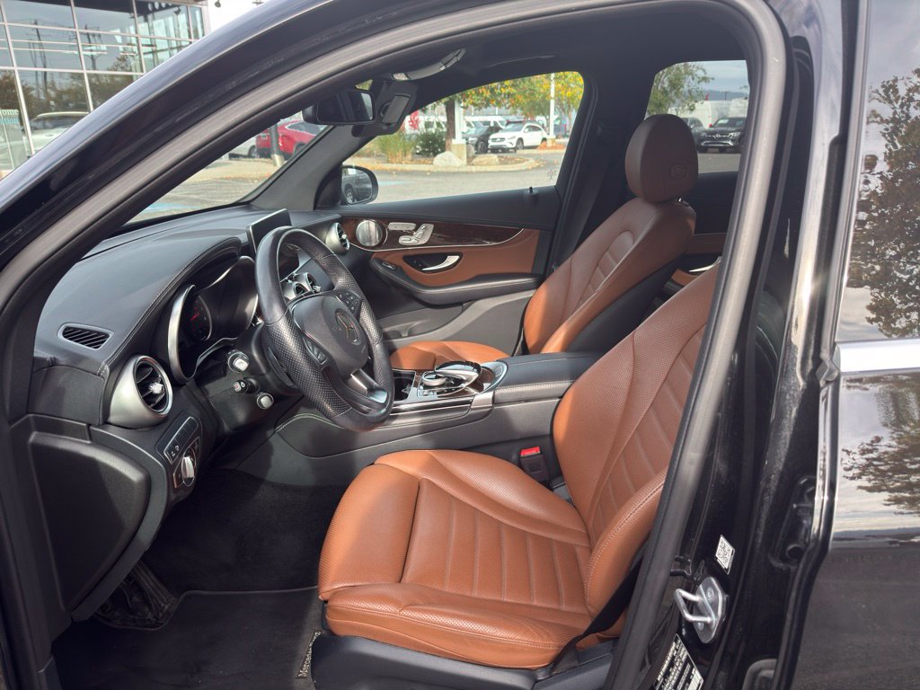 Used 2019 Mercedes-Benz GLC 300 4MATIC image 13