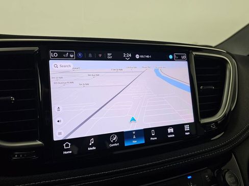 New 2026 Chrysler Pacifica Limited w/ S Appearance Package FWD image 29