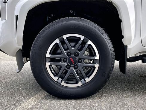 Used 2024 Toyota Tacoma TRD Sport w/ TRD Sport Upgrade Package image 7