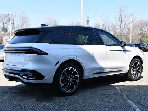 New 2026 Lincoln Nautilus Reserve AWD/4WD image 6