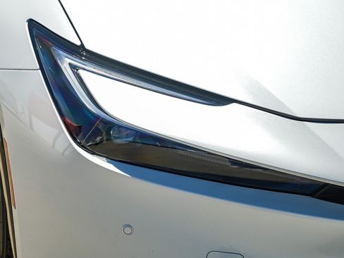 Used 2025 Toyota Prius Plug-In Hybrid FWD image 9