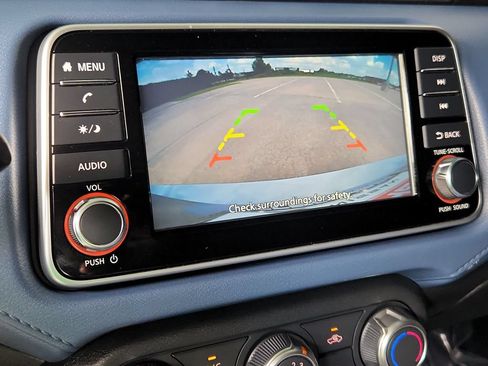 Used 2025 Nissan Versa SV FWD image 20