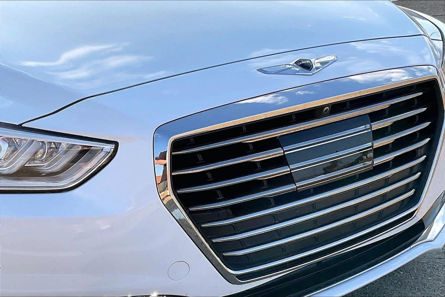 Used 2018 Genesis G90 3.3T Premium RWD image 32