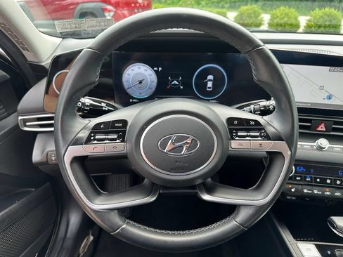 Used 2023 Hyundai Elantra SEL w/ Convenience Package FWD image 15