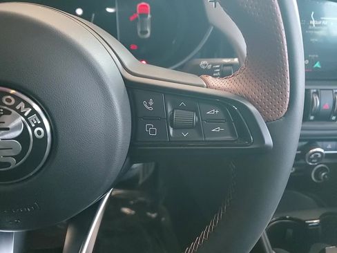 New 2025 Alfa Romeo Giulia AWD w/ Driving Assist Package image 27