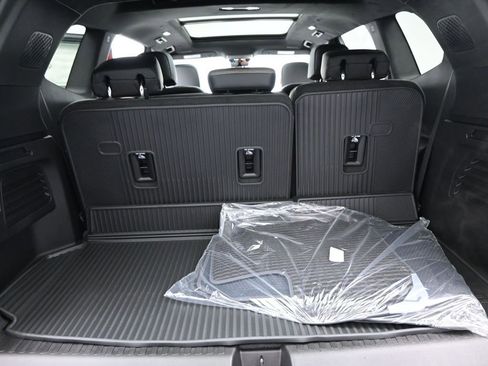 New 2026 GMC Acadia Denali Ultimate w/ LPO, Floor Liner Package image 25
