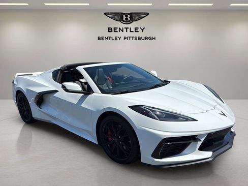 Used 2023 Chevrolet Corvette Stingray Preferred Cpe w/ Z51 Performance Package RWD image 3