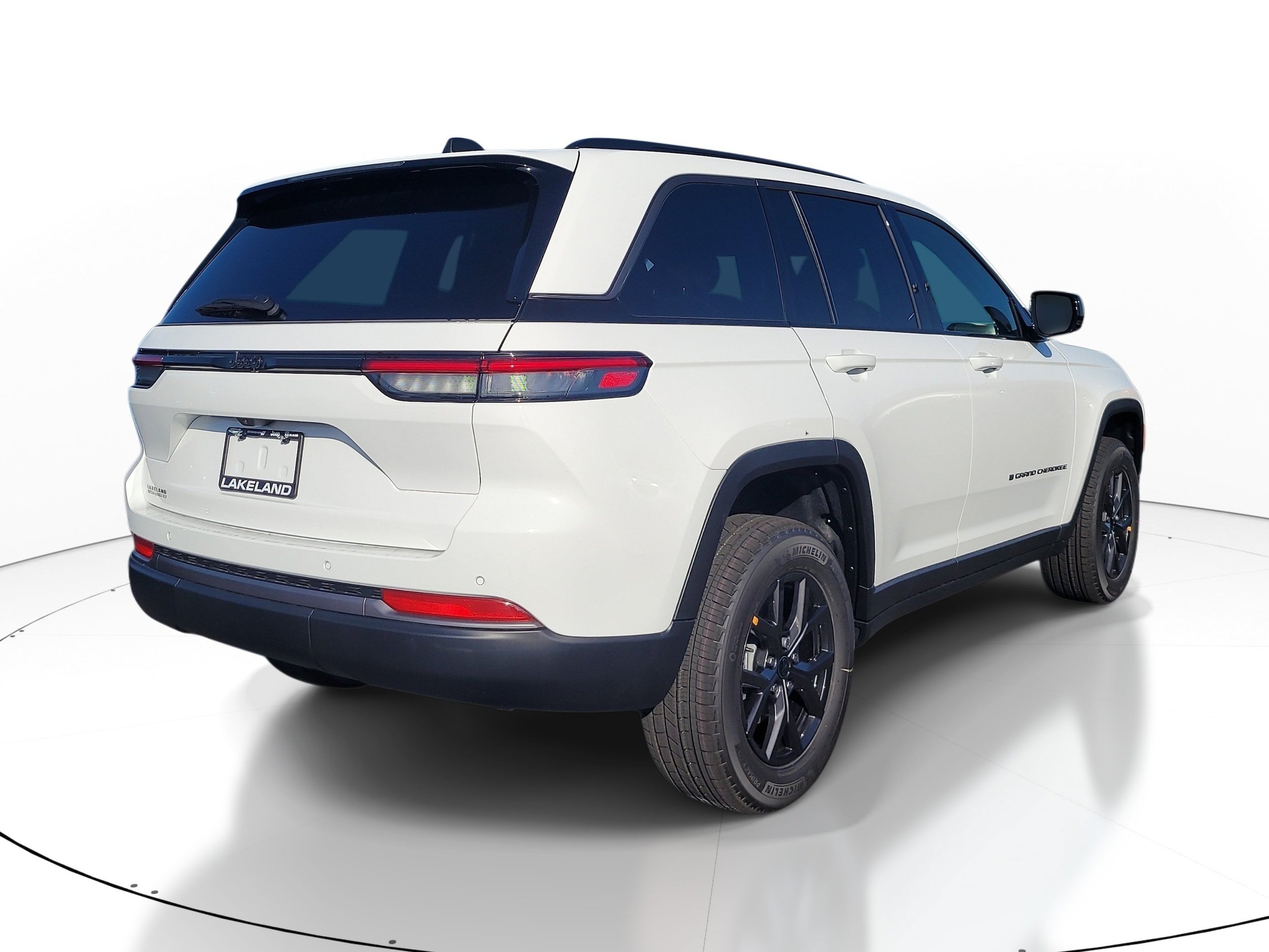 New 2027 Jeep Grand Cherokee Altitude RWD image 6