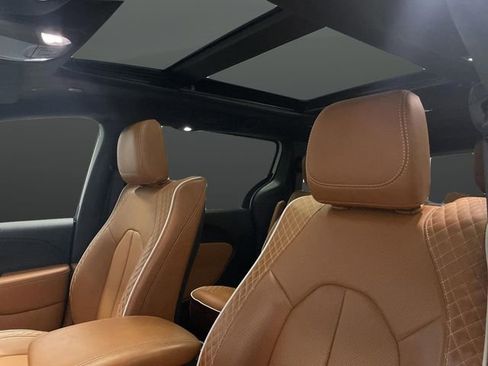 Used 2024 Chrysler Pacifica Pinnacle image 7