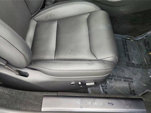 Used 2025 Tesla Model S image 22