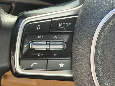 Certified 2024 Kia Carnival EX FWD image 37