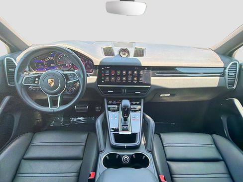 Used 2022 Porsche Cayenne S AWD/4WD image 16