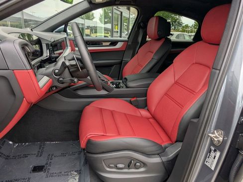New 2026 Porsche Cayenne Coupe AWD/4WD image 5