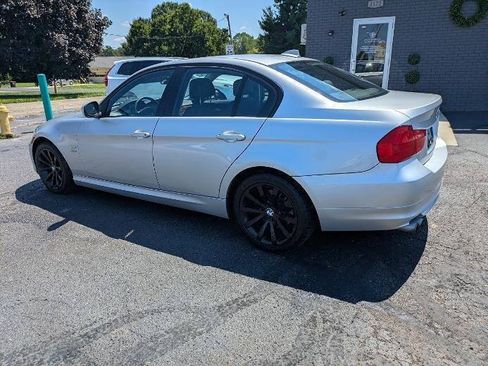 Used 2011 BMW 328i xDrive Sedan AWD/4WD image 3