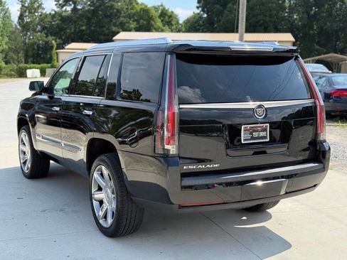 Used 2015 Cadillac Escalade Luxury AWD/4WD image 5
