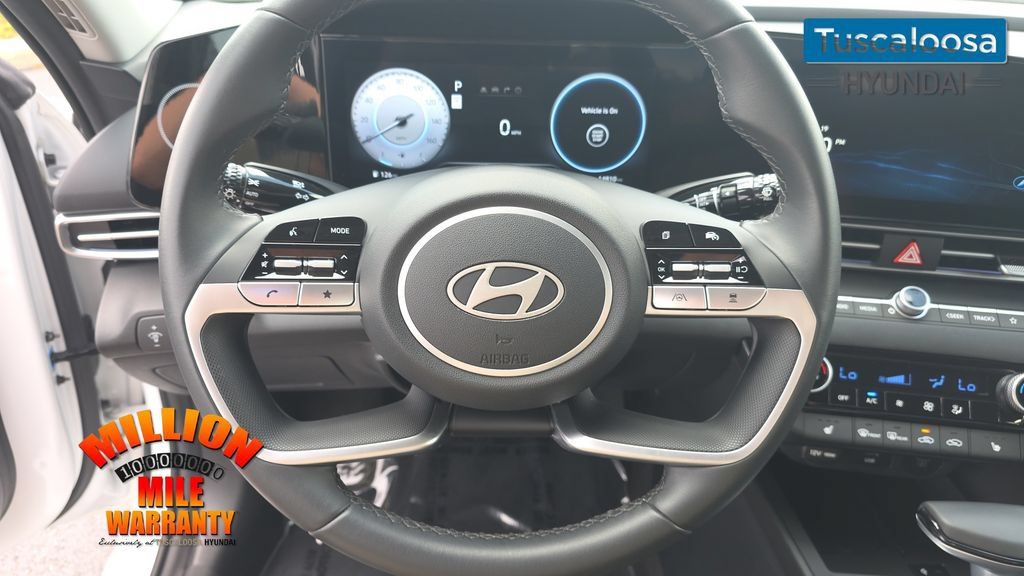 Used 2026 Hyundai Elantra Limited FWD image 16