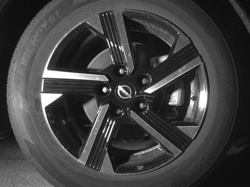 Used 2025 Nissan Sentra SV FWD image 13