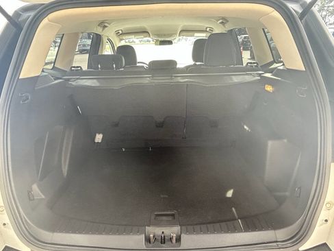 Used 2019 Ford Escape SE image 18