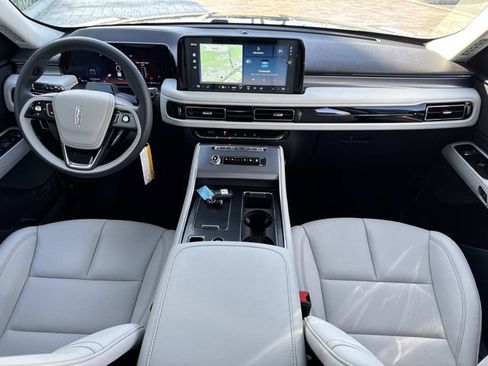 New 2026 Lincoln Aviator Premiere image 25