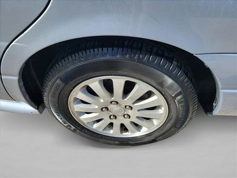 Used 2005 Buick Le Sabre Custom image 12