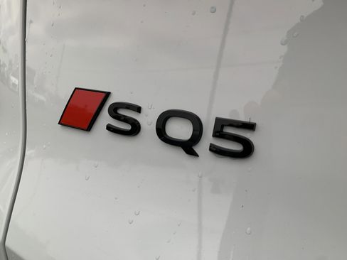 New 2025 Audi SQ5 Premium Plus image 17