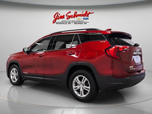 Used 2020 GMC Terrain SLE w/ Driver Convenience Package FWD image 4