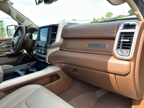 Used 2019 RAM 1500 Laramie AWD/4WD image 13