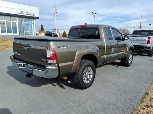 Used 2014 Toyota Tacoma 4x4 Access Cab image 3