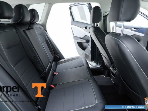 Used 2023 Volkswagen Taos SE w/ Panoramic Sunroof Package AWD/4WD image 37